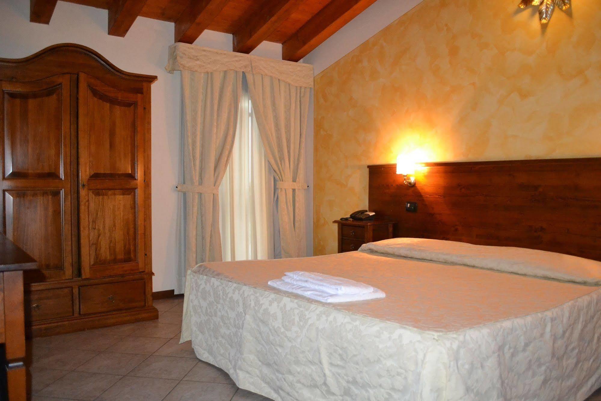 Albergo La Piana Ghedi Exterior photo